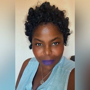 Meet your Posher, Valerie